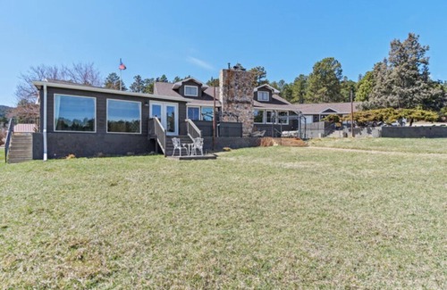 Rapid City Hütte | Black Forest Cottage - Black Forest Inn Bed and Breakfast