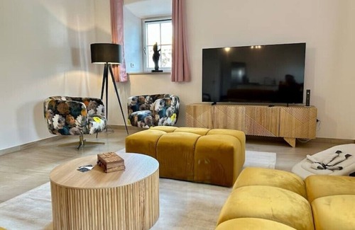 Stephanskirchen Wohnung | Black Horse Family Appartement. Kinderzimmer, Kinderwagen, Babybett. Alles da!