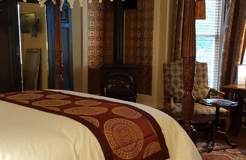 Camden Haus | Blackberry Inn