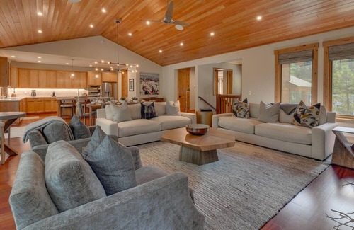 Tahoe Pines Haus | Blackwood Creek Chalet - TLUXP