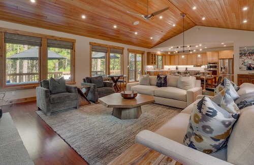Tahoe Pines Haus | Blackwood Creek Chalet - TLUXP