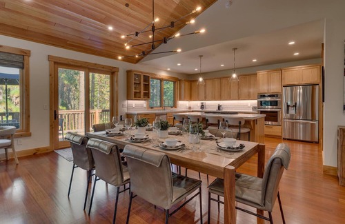 Tahoe Pines Haus | Blackwood Creek Chalet - TLUXP