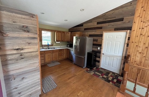 Viola Haus | Blakley Hobbit Charming 2-bedroom country house with AC, WiFi in soothing Viola