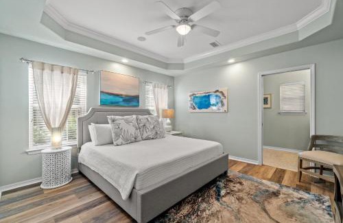 Avalon Beach Estates Haus | Blanc Bao With Pool And Pickleball