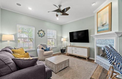 Avalon Beach Estates Haus | Blanc Bao With Pool And Pickleball