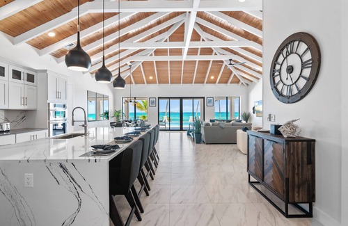 Tar Bay Villa | Blessing on the Bay - Brand New 4 bedroom Luxury Beachfront house