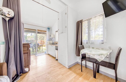 Hourtin Wohnung | Studio 'Bleu Nature - Hourtin, Medoc' mit Privatterrasse, Wi-Fi und Klimaanlage