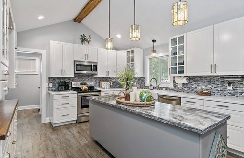 Batavia Haus | Bliss in Batavia near the Fox River