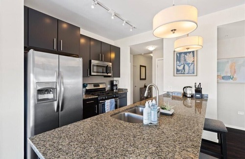 Evanston Wohnung | "Bliss of Evanston" 180°view, 2BDR +2Bath UrbanLux