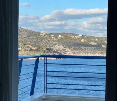 Marathon Wohnung | Blue and White