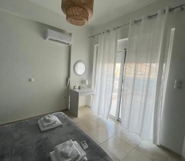 Marathon Wohnung | Blue and White