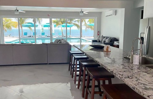 Plantation Haus | BLUE DIAMOND TRANQUILITY RESORT-Private Luxury Villa - 8 King Rooms-ON THE BEACH