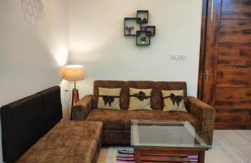 Tapovan Wohnung | Blue Heart Home 1 BHK - Spacious Flat in Tapovan