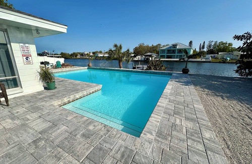 Ruskin Haus | Blue Heron House | Private 4 BR Waterfront w/ Heated Pool and Fire Pit