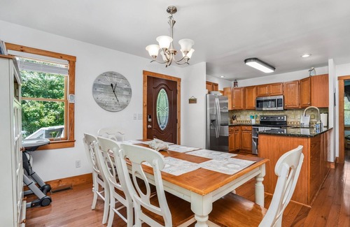 Chincoteague Haus | Blue Heron's Hideaway - A Trusted Guest Favorite for Spacious Comfort!