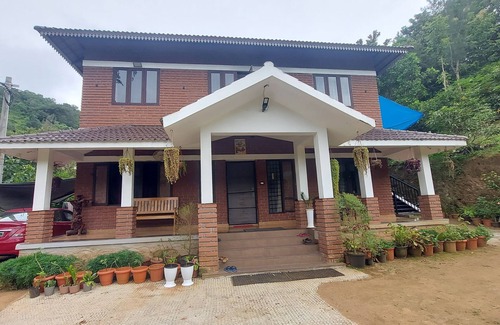 Mannarkkad Haus | Blue Hills View, a peaceful retreat nestled in the Attapadi mountains.
