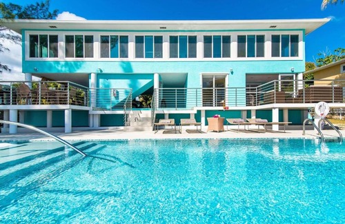 East End Haus | Blue Serenity by Grand Cayman Villas & Condos