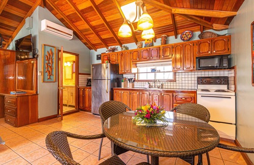 San Pedro Kabine | Blue Tang Inn