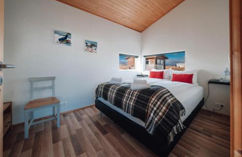 Reykholt Haus | Blue View Cabin 6A With private hot tub