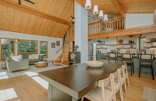 Dryden Haus | Blueberry Point – A Four-Season Lakeside Retreat in Central Maine