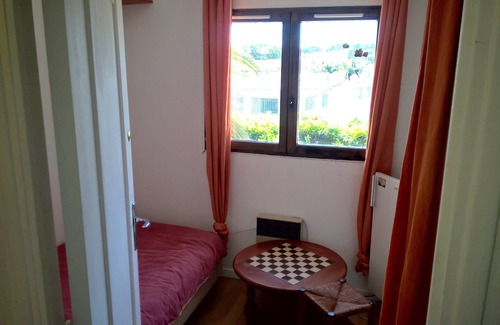 Mougins Haus | BLUEBERRY-simple-c. Hosts-single-9 m² + ausgestattet-tv + wifi + pkg-Boden Villa Parfumsd'Azu