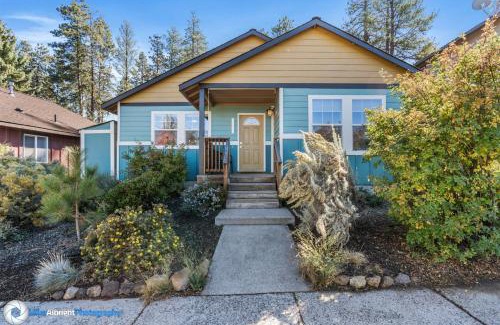 Southern Crossing Haus | Bluebird Day - Raven Sky Bungalow