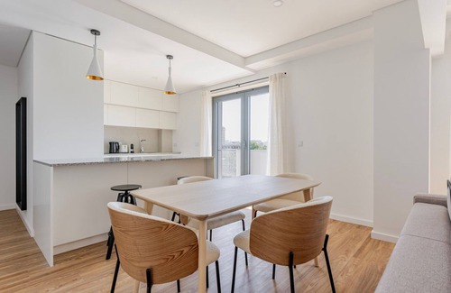 Casal da Ladeira Wohnung | Blueground | Alvalade, balcony, nr Campo Grande