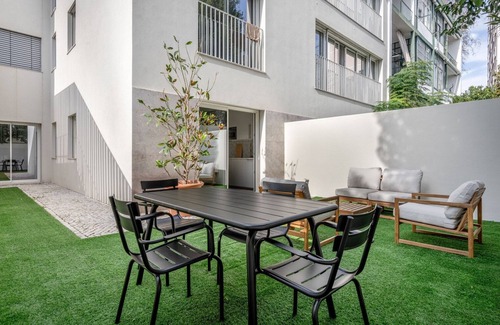 Santa Isabel Wohnung | Blueground | Amoreiras, furniture & appliances