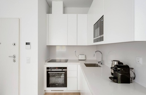 Benfica Wohnung | Blueground | Benfica, furnished, full kitchen