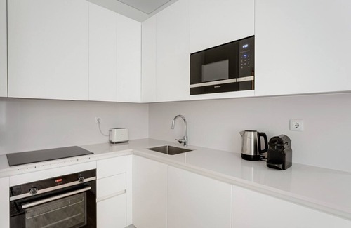 Benfica Wohnung | Blueground | Benfica, furnished, full kitchen