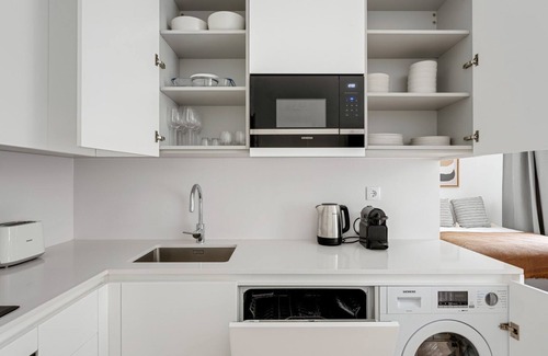 Benfica Wohnung | Blueground | Benfica, furnished, full kitchen