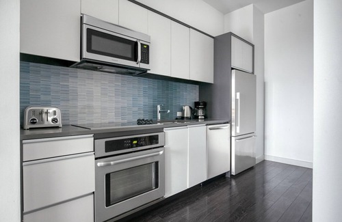 Central-Maverick Square - Paris Street Wohnung | Blueground | Central-Maverick Square, pool, nr Boston Harbor