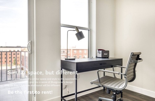 Elmhurst Wohnung | Blueground | Elmhurst, pool, nr Elmhurst Art Museum