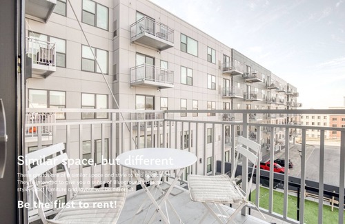 Elmhurst Wohnung | Blueground | Elmhurst, pool, nr Elmhurst Art Museum