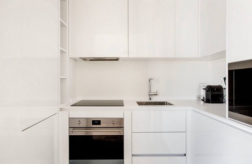 Alges Wohnung | Blueground | Oeiras, rooftop, fully furnished