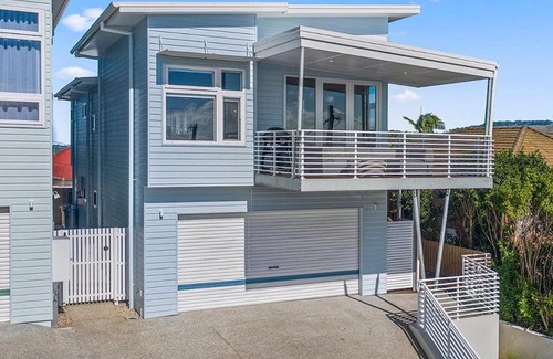 Woolgoolga Haus | Bluehaven Woolgoolga - Brand New, Ocean Views, 200m Stroll to Beach and Restaurants!