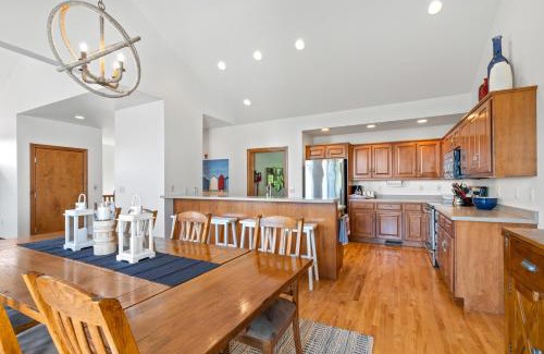 Fish Creek Haus | Bluff Haven by Simple Life Rentals