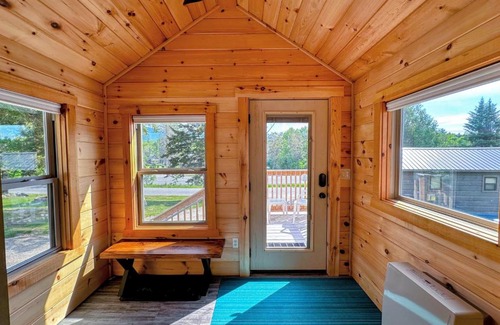 Twin Mountain Haus | BMV8 Tiny Home Topline