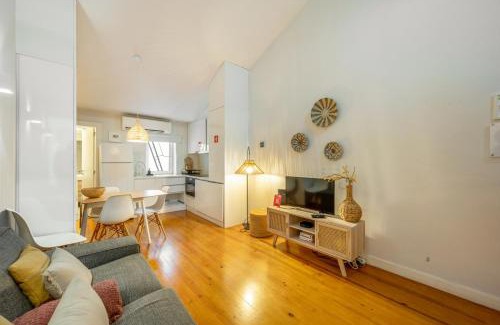 Bairro Alto Wohnung | BmyGuest - Lisbon Inner Bairro Alto