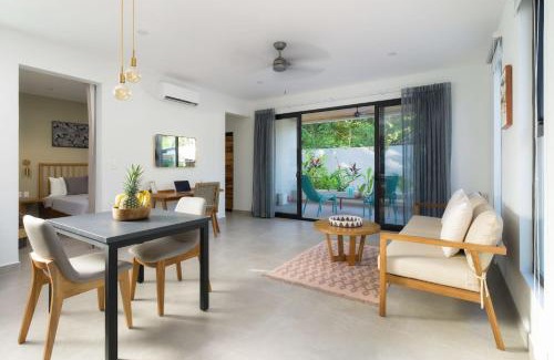 Playa Langosta Wohnung | Bo Jungle - Steps to Tamarindo Beach - Surf Pool 1