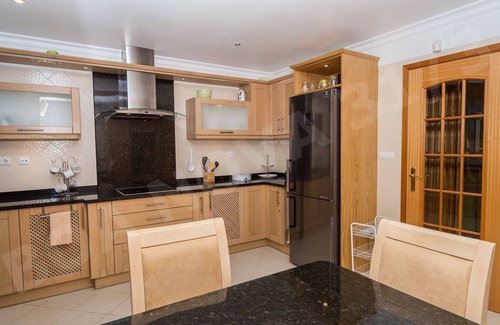 Estombar Skihütte | Boa Nova 31/3 | professionally cleaned | 2-bedroom townhouse | close to Carvoeiro and Ferragudo