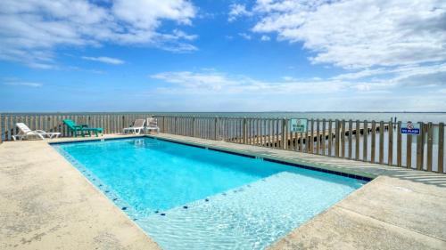 Flour Bluff Haus | Boat Dock Pool Private Fishing Village Roseate Spoonbill by AvantStay