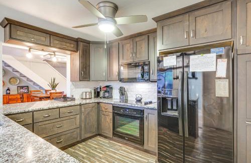 Osage Beach Wohnung | Boat Slip and Pools Waterfront Osage Beach Condo!