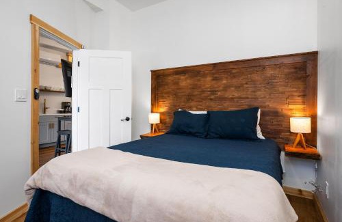 Mayfield Haus | Boathouse on Arbutus Lake