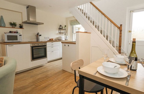 Langton Matravers Hütte | BOBBIN COTTAGE, pet friendly, character holiday cottage in Swanage