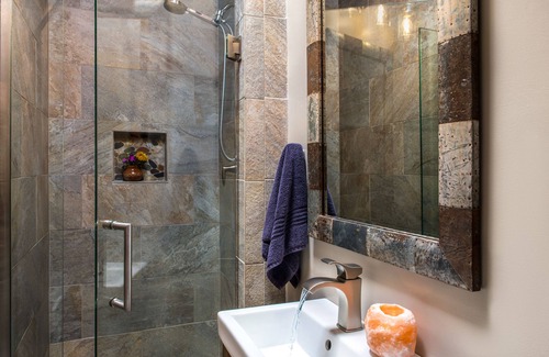 Canoncito Bed & Breakfast | Bobcat Inn Bed and Breakfast