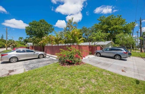 Riverside Park Wohnung | Boho Apt. 3, |Beach | Airport| cruises port