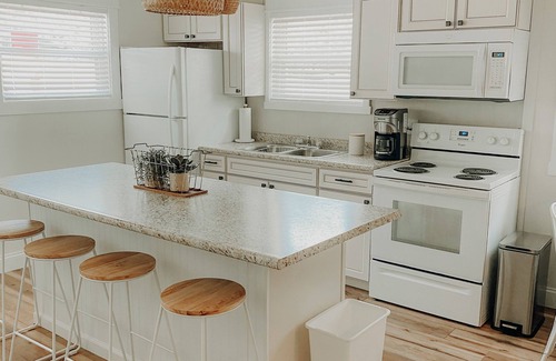 Mears Hütte | Boho Bungalow by Charming Cottages, LLC Silver Lake Sand Dunes - Mears, MI