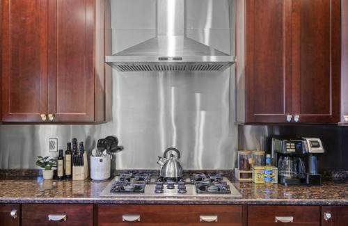 Tampa Heights Haus | Hurricane Safe Haven Bungalow Near Armature Works