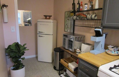 Bloomington Wohnung | Boho-Chic Retreat Unit 3: Fireplace, Calm, Comfy & Cool